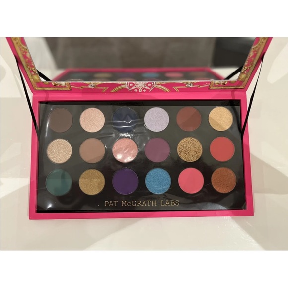 BNIB Pat McGrath Labs Mthrshp Mega: Celestial Nirvana Eyeshadow Palette - Picture 4 of 5